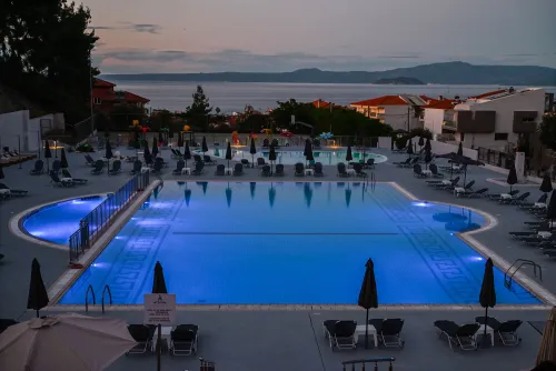 ATRIUM HOTEL Pools & Beach