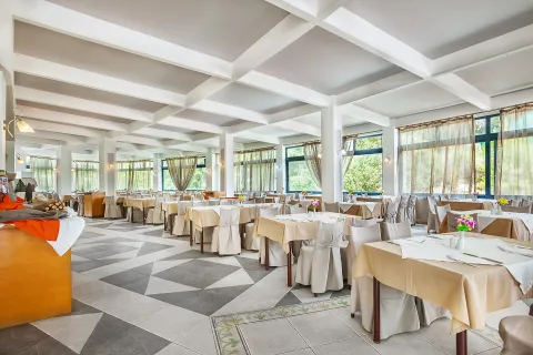 ATRIUM HOTEL Restaurants