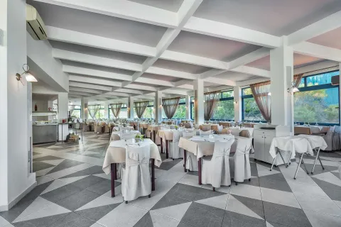ATRIUM HOTEL Restaurants