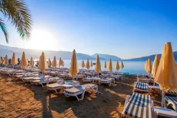 AURASIA BEACH HOTEL Pools & Beach