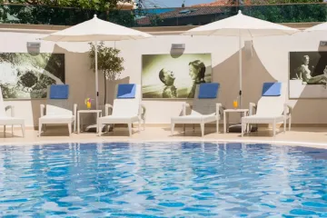 AURASIA DESIGN HOTEL Pools & Beach