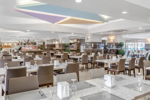 AVENA RESORT - SPA HOTEL Restaurants