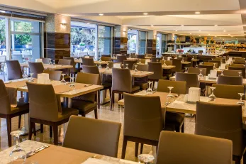 AVENA RESORT - SPA HOTEL Restaurants