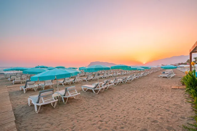 AVENA RESORT - SPA HOTEL Pools & Beach