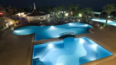 AYDINBEY FAMOUS Pools & Beach