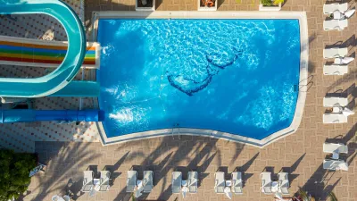 AYDINBEY FAMOUS Pools & Beach