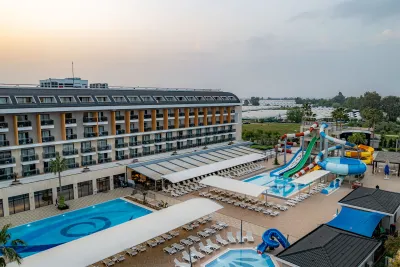 AYDINBEY QUEENS PALACE Pools & Beach