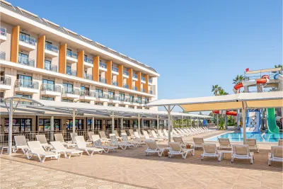 AYDINBEY QUEENS PALACE Pools & Beach