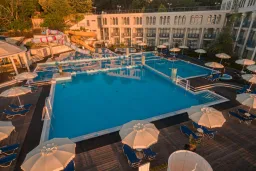 AZALIA HOTEL BALNEO - SPA Pools & Beach
