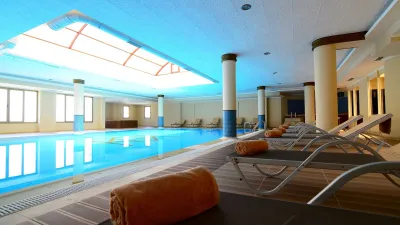 AZKA HOTEL Pools & Beach