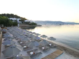 AZKA HOTEL Pools & Beach