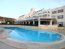 AZKA HOTEL Pools & Beach