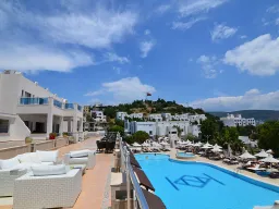 AZKA HOTEL Pools & Beach