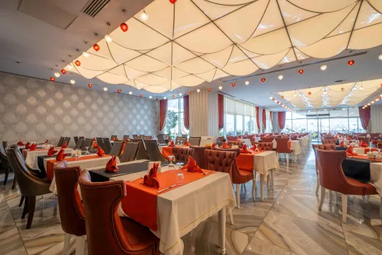 AZURA DELUXE RESORT - SPA Restaurants