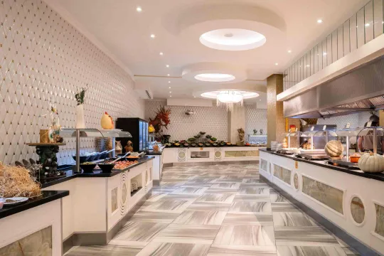 AZURA DELUXE RESORT - SPA Restaurants