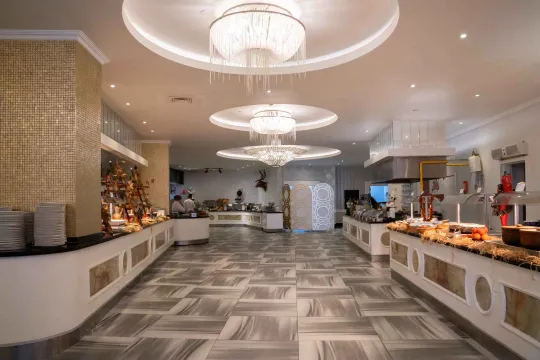 AZURA DELUXE RESORT - SPA Restaurants