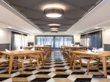 AZURE VILLAS BY CORNELIA Restaurants
