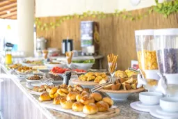 BAHAR HOTEL 12+ Restaurants