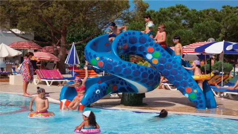 BATIHAN BEACH RESORT Mini Club