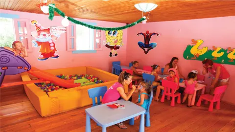 BATIHAN BEACH RESORT Mini Club