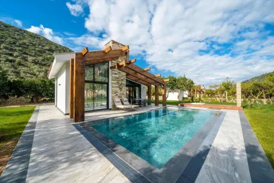 BATIHAN VADI Pools & Beach