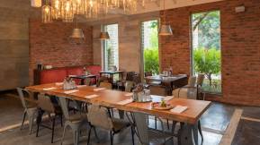 BAYOU VILLAS Restaurants