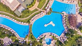 BAYOU VILLAS Pools & Beach