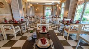 BAYOU VILLAS Restaurants