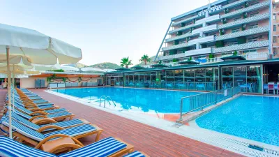 DOGANAY BEACH CLUB Pools & Beach
