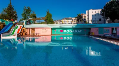 DOGANAY BEACH CLUB Pools & Beach