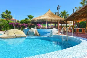 BEGONVILLE HOTEL Pools & Beach