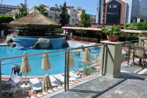 BEGONVILLE HOTEL Pools & Beach