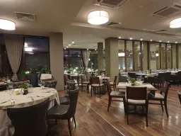 BELCHIN GARDEN SPA - WELLNESS Restaurants