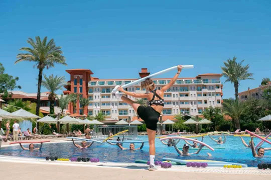 BELCONTI RESORT HOTEL Pools & Beach
