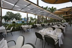 BELLA RESORT - SPA HOTEL Restaurants