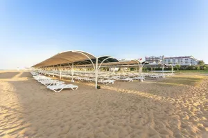 BELLA RESORT - SPA HOTEL Pools & Beach