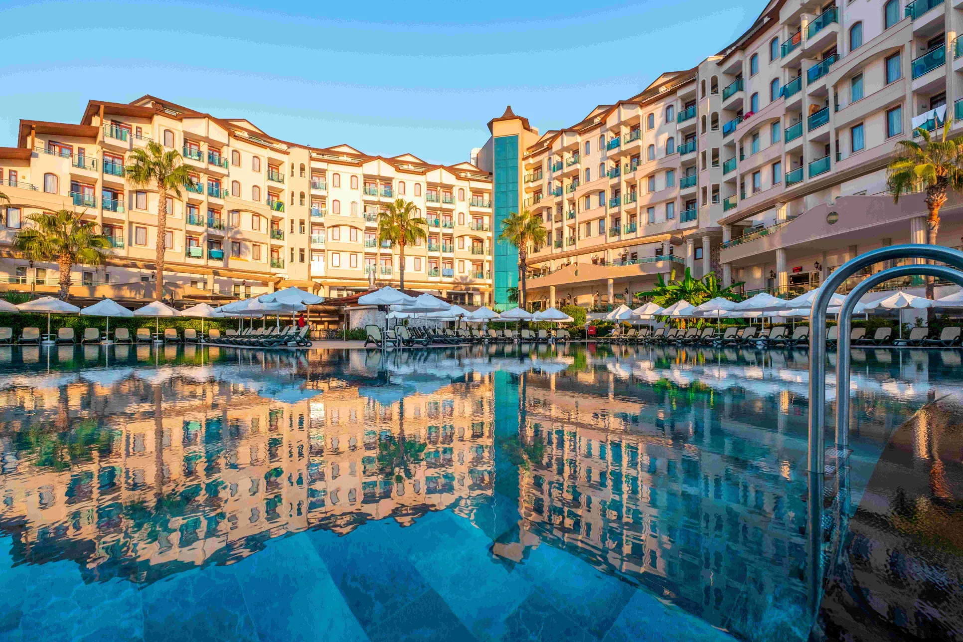BELLA RESORT - SPA HOTEL Pools & Beach