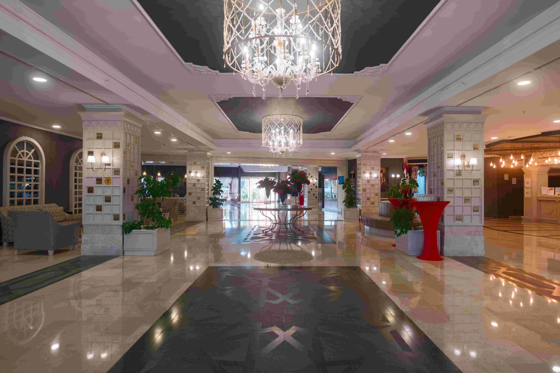 BELLA RESORT - SPA HOTEL Lobby