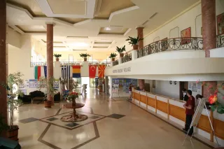 BELLEVILLE HOTEL Lobby
