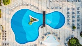 BELLIS DELUXE HOTEL Pools & Beach