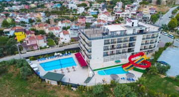 BELMARE HOTEL Pools & Beach