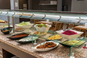 BELPOINT BEACH HOTEL Restaurants