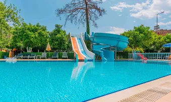 BELPOINT BEACH HOTEL Pools & Beach
