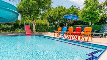 BELPOINT BEACH HOTEL Pools & Beach