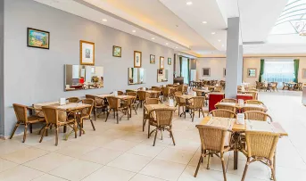 BELPOINT BEACH HOTEL Restaurants