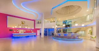 BENDIS BEACH Lobby
