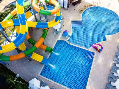 BEST WESTERN PLUS PREMIUM INN HOTEL Pools & Beach