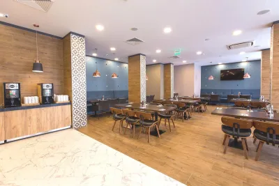 BEST WESTERN PLUS PREMIUM INN HOTEL Restaurants