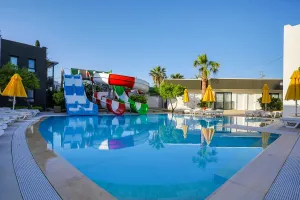 BITEZ GARDEN LIFE Pools & Beach