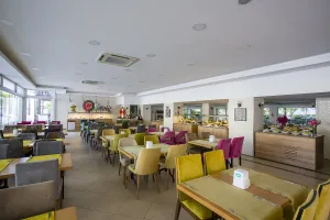 BITEZ GARDEN LIFE Restaurants